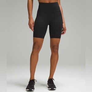 Lululemon Women Wunder Train High-Rise 8” Short – Size 16 – Black